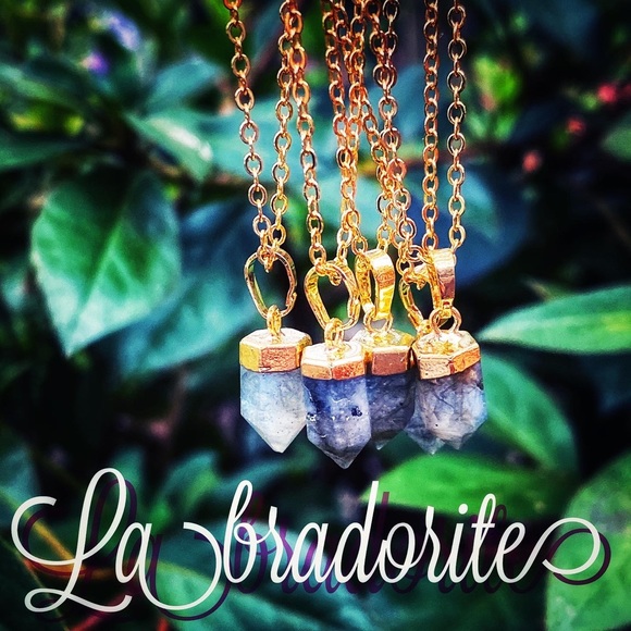 18K Labradorite Point Necklace - Picture 3 of 3